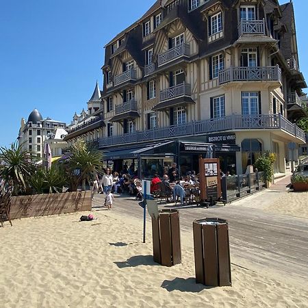 Cote Plage: Charming Trouville Apartment with Linen and Parking Exterior photo