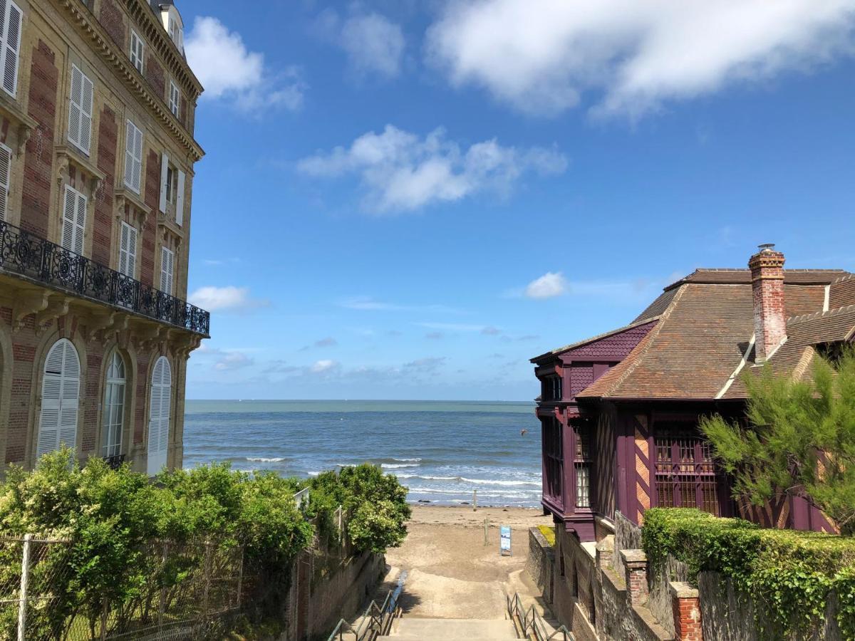 Cote Plage: Charming Trouville Apartment with Linen and Parking Exterior photo